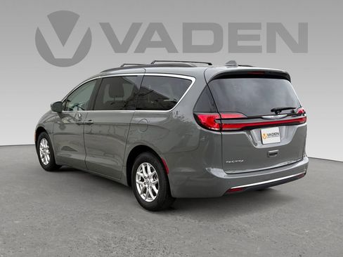 Used 2022 Chrysler Pacifica Touring-L image 23