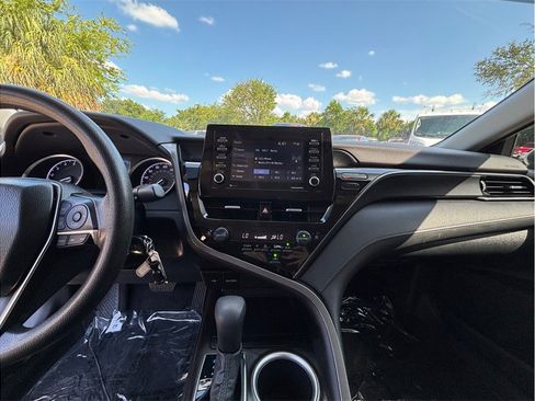 Used 2023 Toyota Camry LE FWD image 11