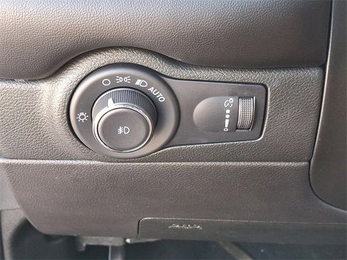 Used 2023 Dodge Durango GT image 25