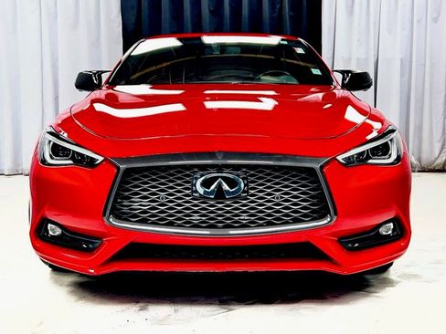 Used 2017 INFINITI Q60 Red Sport 400 image 2