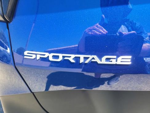 Used 2024 Kia Sportage EX FWD image 7