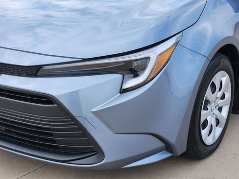 Used 2024 Toyota Corolla LE image 11