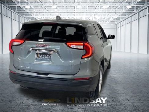 Used 2024 GMC Terrain SLE AWD/4WD image 9
