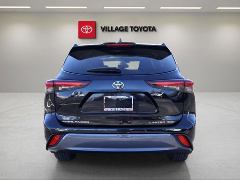 New 2026 Toyota Highlander Limited image 4