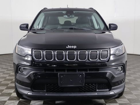 Used 2022 Jeep Compass Latitude image 11