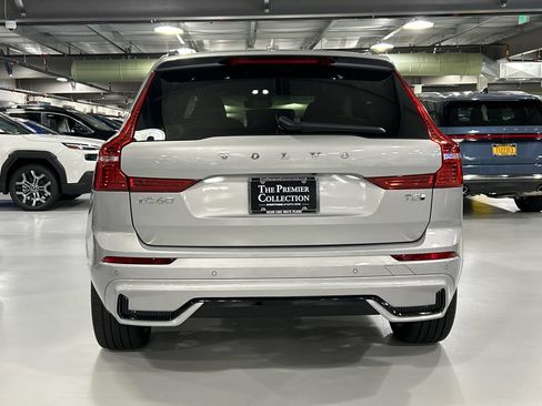 Certified 2025 Volvo XC60 T8 Ultra w/ Climate Package AWD/4WD image 3