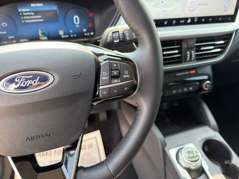Used 2023 Ford Escape Platinum AWD/4WD image 39