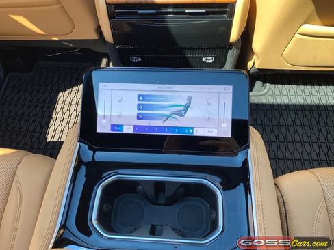 Certified 2022 Jeep Grand Wagoneer Series III w/ Rear Seat Video Group 1 AWD/4WD image 23