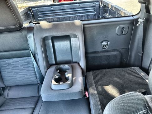 Used 2024 Nissan Frontier SV image 30