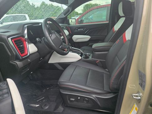 Used 2024 GMC Canyon AT4X AWD/4WD image 7