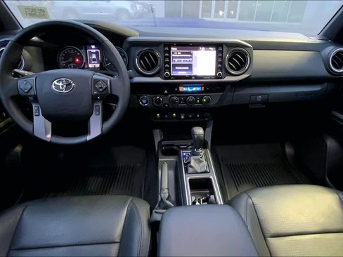 Used 2022 Toyota Tacoma TRD Sport w/ TRD Premium Sport Package image 15