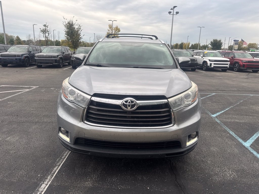 Used 2016 Toyota Highlander Limited AWD/4WD image 2