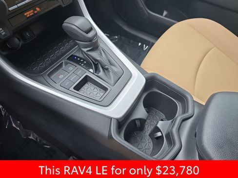 Used 2021 Toyota RAV4 LE FWD image 30