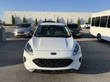 Used 2021 Ford Escape SE w/ SE Sport Appearance Package image 2