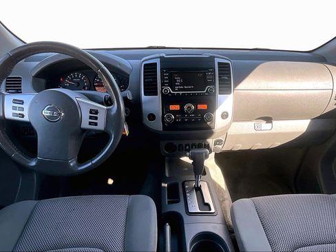 Used 2018 Nissan Frontier SV image 14