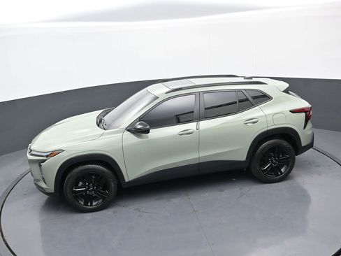 Used 2024 Chevrolet Trax ACTIV w/ Sunroof Package image 32