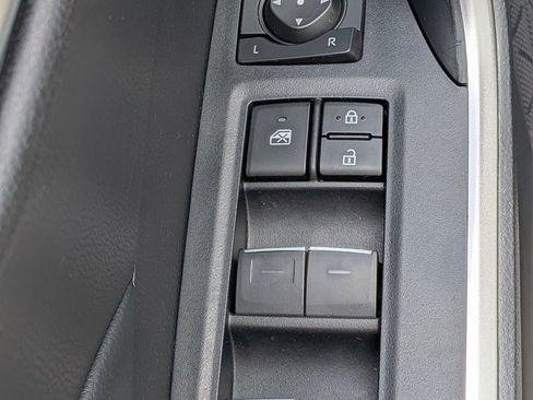 Used 2025 Toyota RAV4 XLE image 12