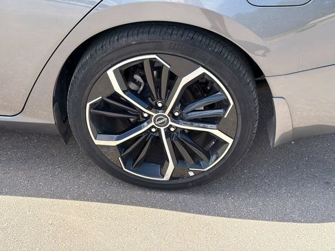 Used 2025 Nissan Altima 2.5 SR FWD image 19