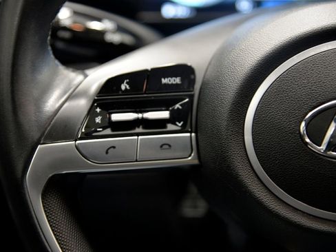 Used 2022 Hyundai Elantra SEL w/ Convenience + Premium Package image 22