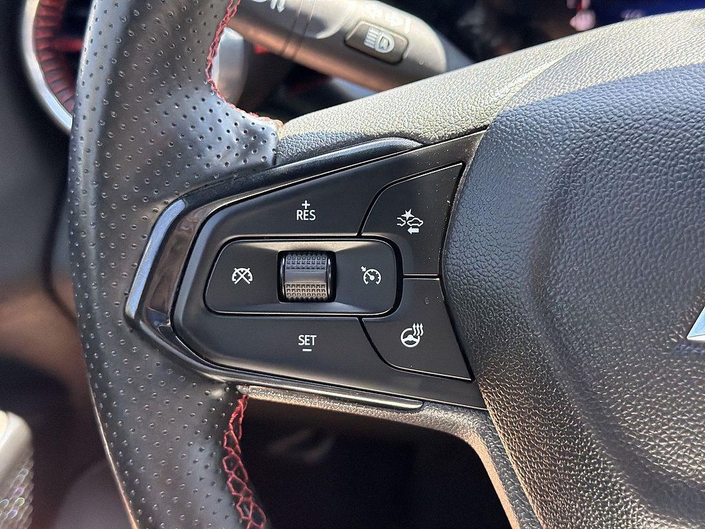 Used 2025 Chevrolet Trax RS w/ Driver Confidence Package FWD image 34