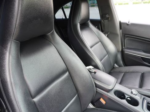 Used 2018 Mercedes-Benz CLA 250 image 15