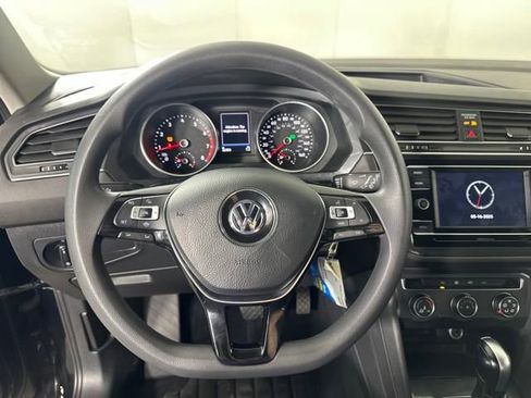 Used 2021 Volkswagen Tiguan S image 14