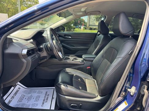 Used 2021 Nissan Altima 2.5 SR FWD image 10