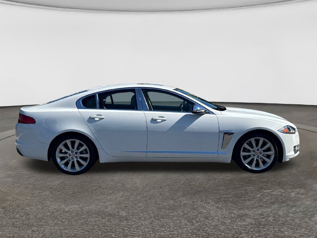Used 2013 Jaguar XF RWD image 8