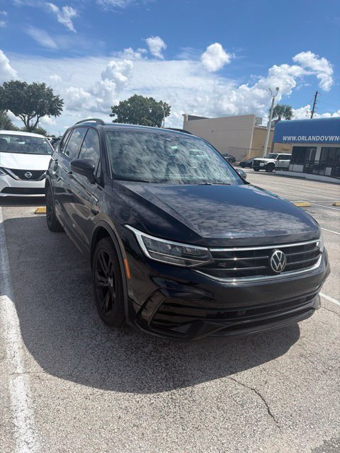 Used 2023 Volkswagen Tiguan SE R-Line FWD image 3