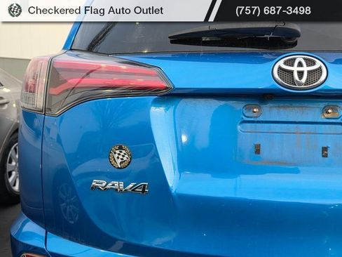 Used 2018 Toyota RAV4 Limited image 7