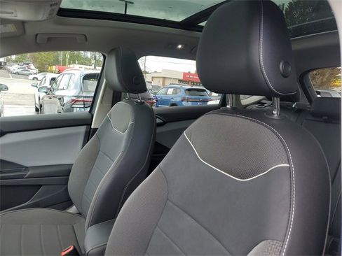 Certified 2023 Volkswagen Taos SE image 16