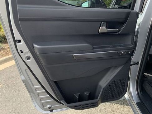 Used 2025 Toyota Tacoma TRD Sport w/ TRD Sport Upgrade Package image 15