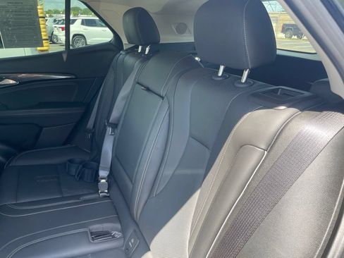 Used 2022 Buick Envision Essence w/ Technology Package I FWD image 15