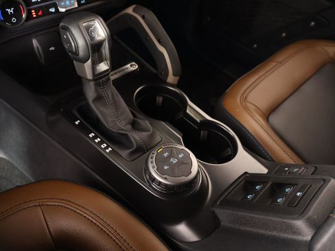 Used 2024 Ford Bronco Outer Banks image 10