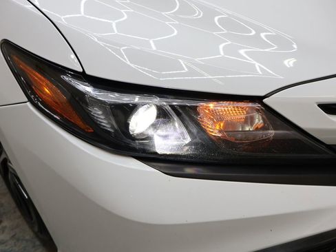 Used 2021 Toyota Camry SE image 26