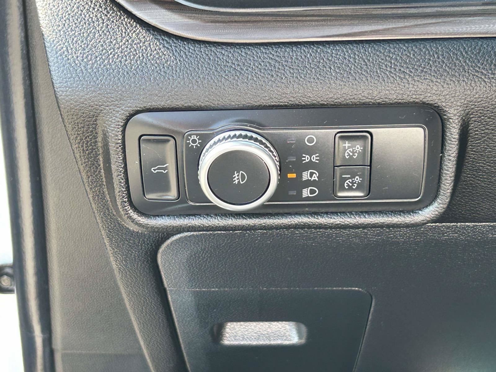 Used 2022 Ford Explorer Limited w/ Equipment Group 301A RWD image 31