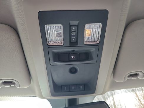 Used 2014 RAM 2500 Laramie w/ Black Appearance Group image 29