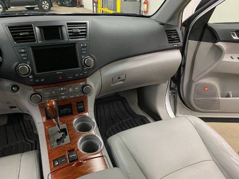 Used 2008 Toyota Highlander Limited AWD/4WD image 23