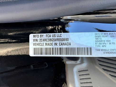 New 2027 Chrysler Pacifica Select AWD/4WD image 20