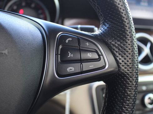 Used 2019 Mercedes-Benz GLA 250 4MATIC image 27