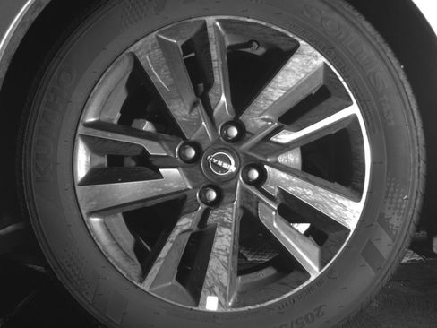 Used 2025 Nissan Versa SV image 12