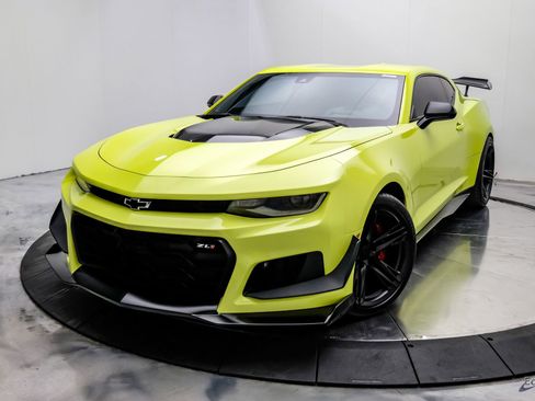 Used 2021 Chevrolet Camaro ZL1 image 3