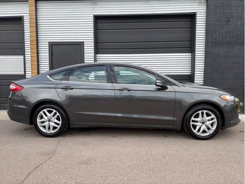 Used 2015 Ford Fusion SE FWD image 10