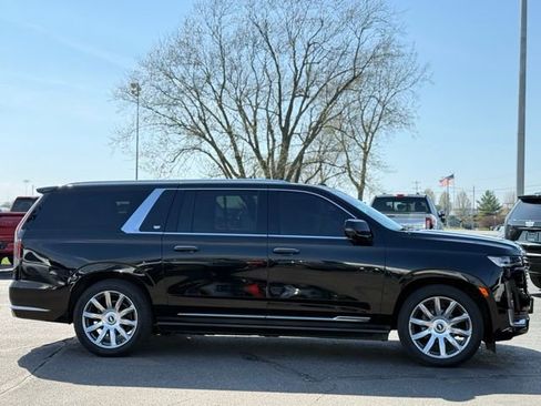 Used 2023 Cadillac Escalade ESV Premium Luxury Platinum AWD/4WD image 45