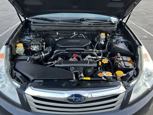 Used 2011 Subaru Outback 2.5i Limited image 31