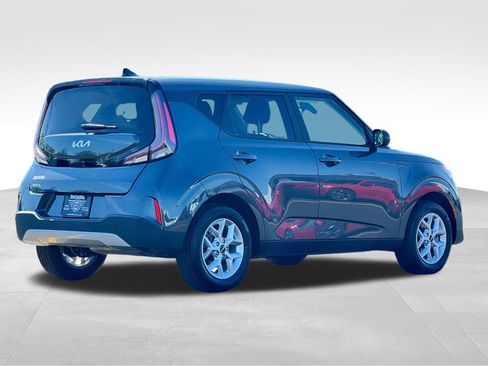 Used 2025 Kia Soul LX w/ LX Technology Package FWD image 7