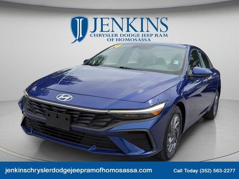 Used 2024 Hyundai Elantra SEL FWD image 10