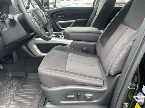 Used 2024 Nissan Titan SV w/ SV Convenience Package AWD/4WD image 16
