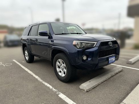 Used 2016 Toyota 4Runner SR5 AWD/4WD image 2