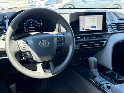 Used 2026 Toyota Camry LE FWD image 28